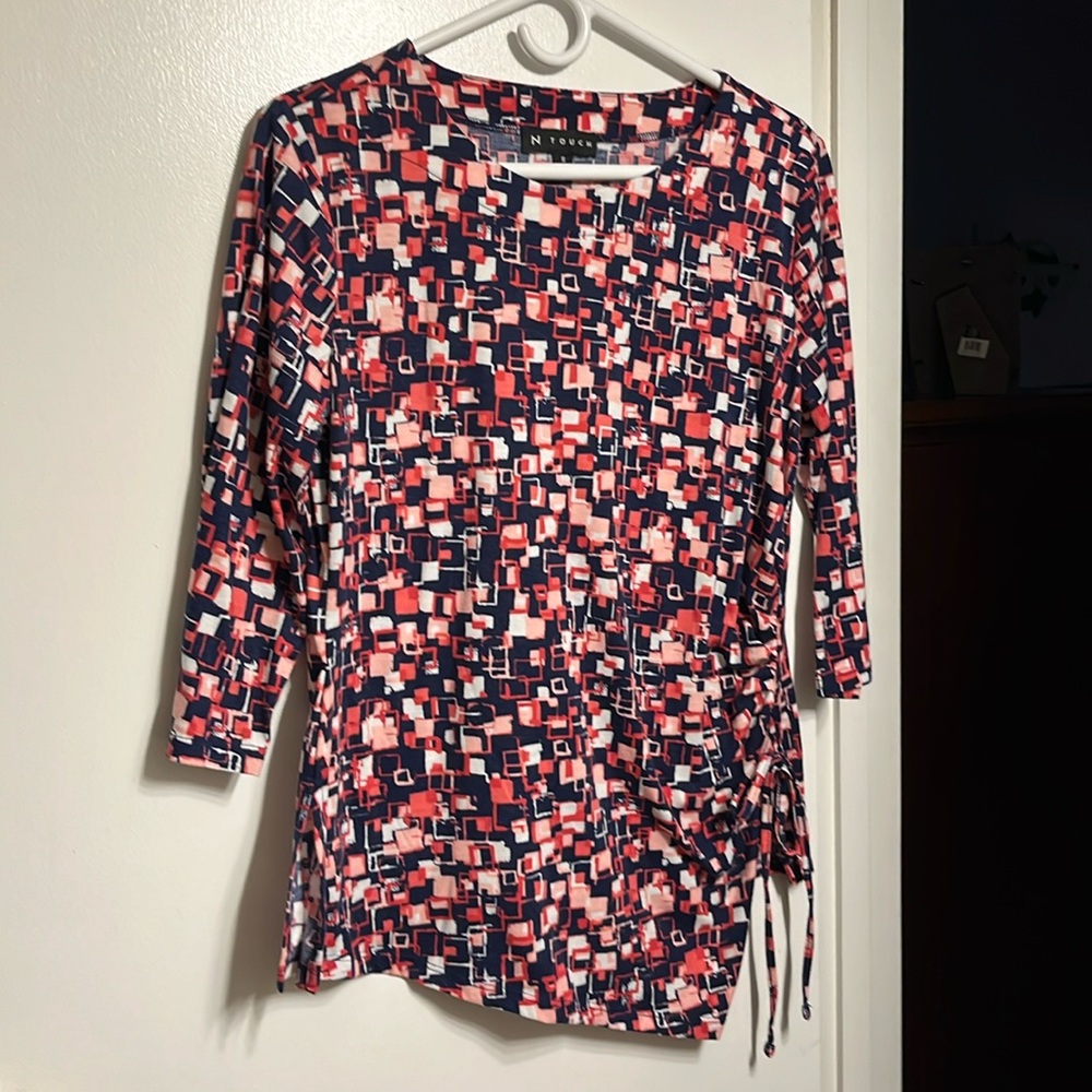 Small 3/4 sleeve top